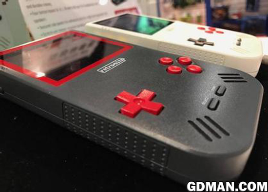 国外厂商公布全新怀旧掌机:Super Retro Boy